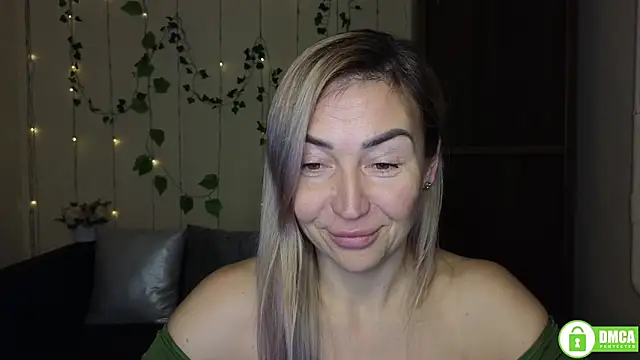 Snapshot of Kiss_julli88I chatting on 16, 12, 2025 Kiss julli88I online show from 16, 12, 2025