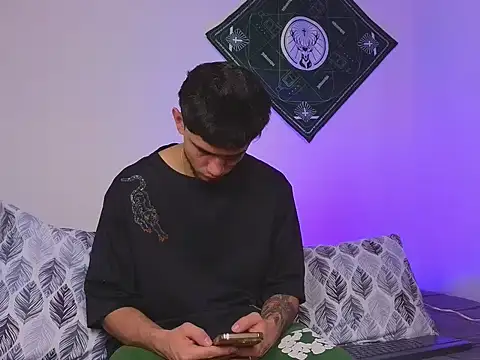 samevansx  online show from 18, 9, 2025