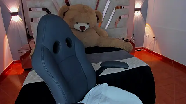 MaddyCrofft online show from 21, 3, 2025