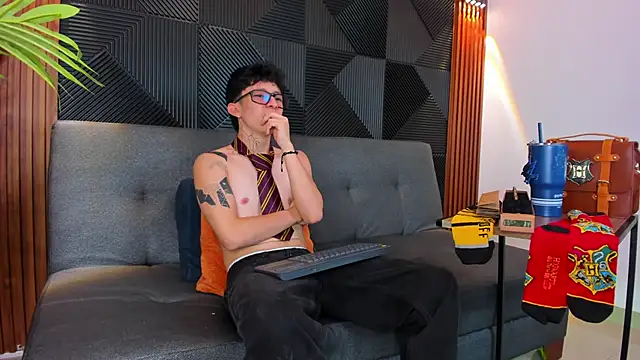 troy rouge online show from 22, 3, 2025