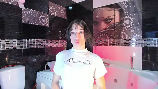 Small Hot19 online show from 24, 9, 2025