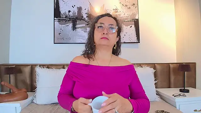 AlessandraLeroy online show from 24, 7, 2026