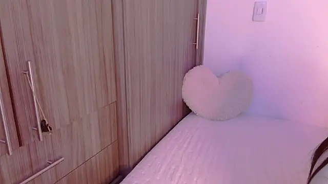 Oliviargf online show from 8, 11, 2025