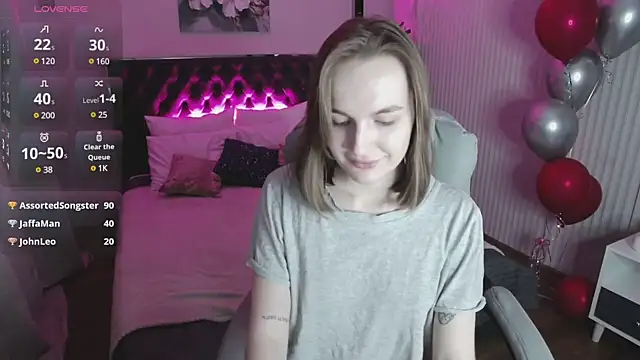  Vikky Moon  online show from 9, 3, 2025