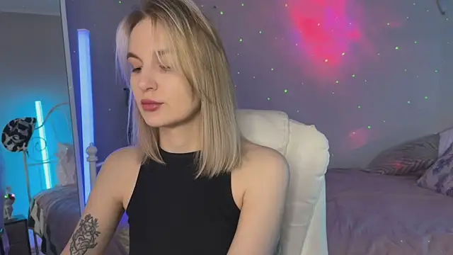 Snapshot of _Vikky_Moon_ chatting on 5, 6, 2026 Vikky Moon online show from 5, 6, 2026