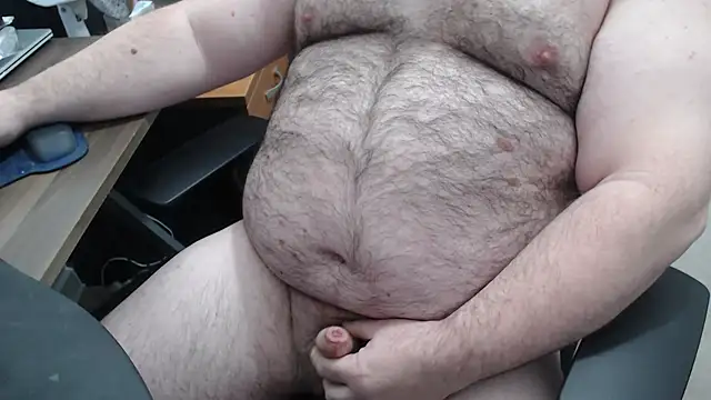 Snapshot of SmallBearUK chatting on 15, 1, 2026 SmallBearUK online show from 15, 1, 2026