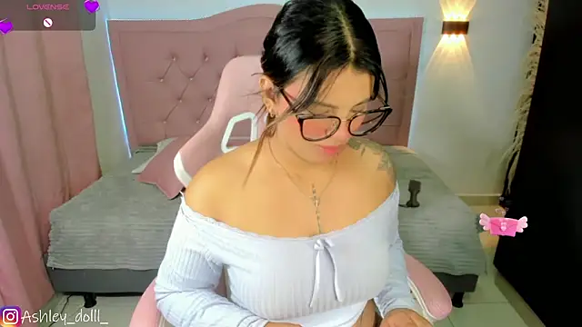 Ashley dolll online show from 19, 6, 2026