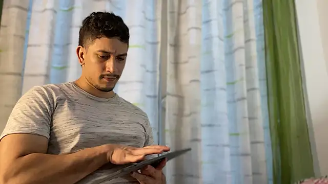 chicoinhibido online show from 25, 2, 2026