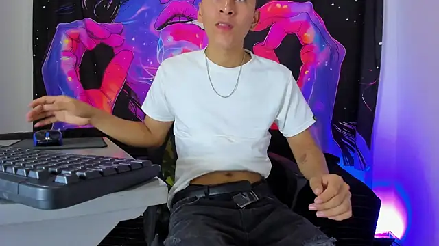 MAXXY CUTE online show from 21, 3, 2025