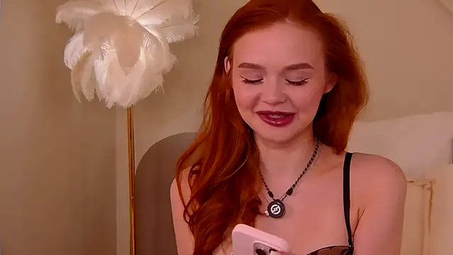 Snapshot of MiraBliss chatting on 4, 11, 2025 MiraBliss online show from 4, 11, 2025