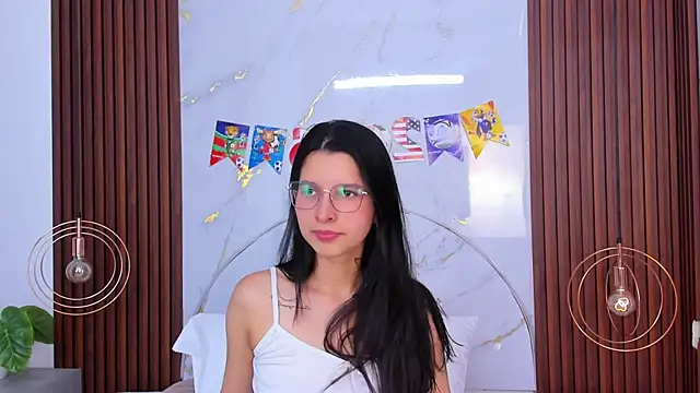 lucianasmith  online show from 2, 7, 2026