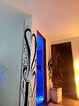 Lia Valmont online show from 23, 4, 2026