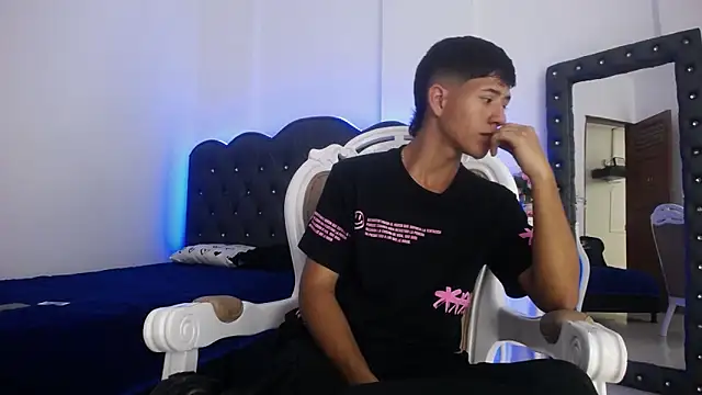 Snapshot of dareck_18 chatting on 10, 3, 2025 dareck 18 online show from 10, 3, 2025