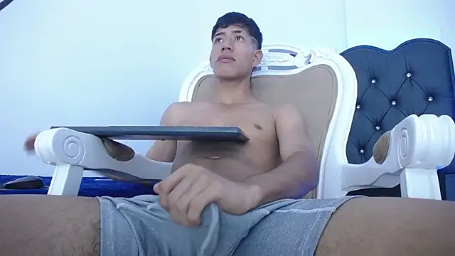 Snapshot of dareck_18 chatting on 12, 3, 2025 dareck 18 online show from 12, 3, 2025