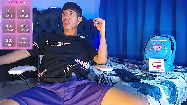 Snapshot of dareck_18 chatting on 5, 11, 2025 dareck 18 online show from 5, 11, 2025