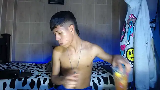 Snapshot of dareck_18 chatting on 26, 2, 2026 dareck 18 online show from 26, 2, 2026