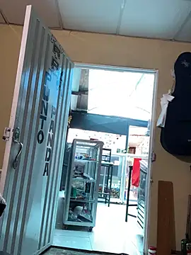 Snapshot of val_zx chatting on 24, 9, 2025 val zx online show from 24, 9, 2025