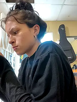 Snapshot of val_zx chatting on 29, 9, 2025 val zx online show from 29, 9, 2025