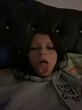 Snapshot of val_zx chatting on 26, 6, 2026 val zx online show from 26, 6, 2026