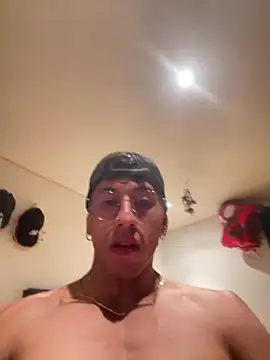 Snapshot of Thiago_Happy chatting on 12, 3, 2025 Thiago Happy online show from 12, 3, 2025