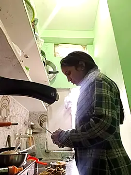 Hotty-Nidhi online show from 22, 12, 2025