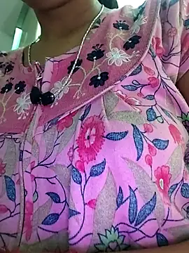 Hotty-Nidhi online show from 4, 3, 2026