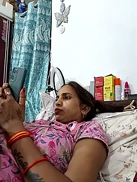 Hotty-Nidhi online show from 4, 6, 2026