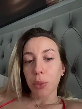 Snapshot of AlexisWhit chatting on 23, 10, 2025 AlexisWhit online show from 23, 10, 2025