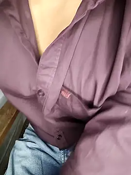 Snapshot of HARSHHU01 chatting on 6, 4, 2026 HARSHHU01 online show from 6, 4, 2026