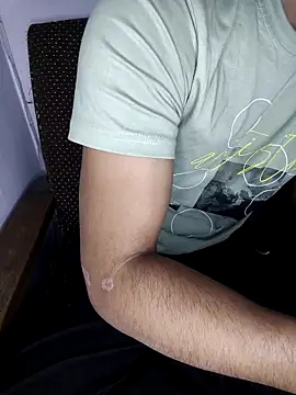 Snapshot of HARSHHU01 chatting on 10, 4, 2026 HARSHHU01 online show from 10, 4, 2026