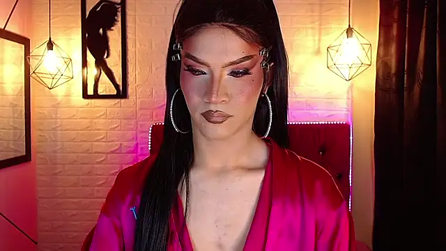 agatha rodriguez online show from 25, 4, 2026