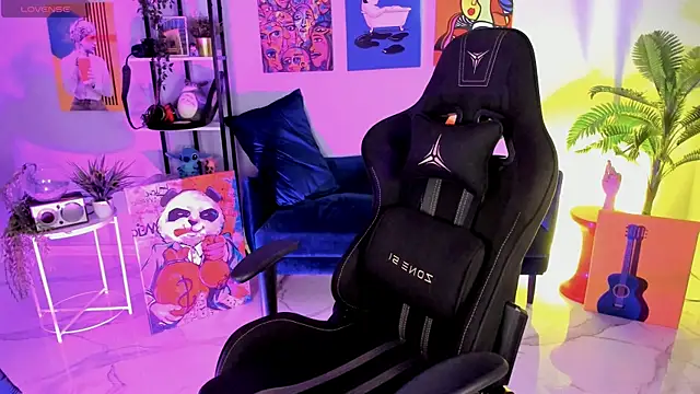 Snapshot of SarahAlluring chatting on 15, 11, 2025 SarahAlluring online show from 15, 11, 2025