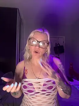 Curvy-Cleo online show from 2, 2, 2026