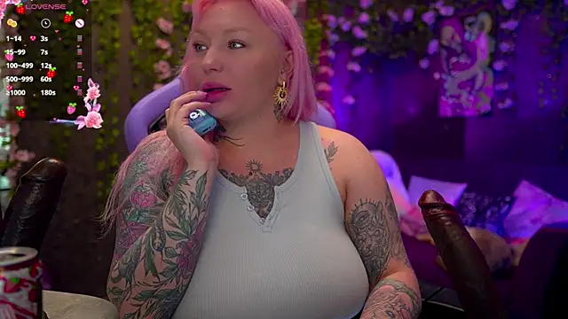 Snapshot of BlackedBarbie chatting on 18, 10, 2025 BlackedBarbie online show from 18, 10, 2025