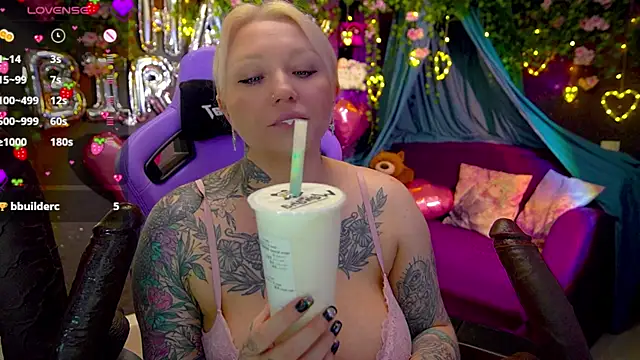 Snapshot of BlackedBarbie chatting on 18, 6, 2026 BlackedBarbie online show from 18, 6, 2026