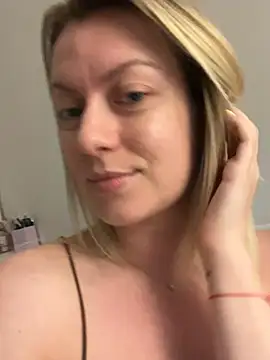 AnnastasiaMills online show from 19, 4, 2026