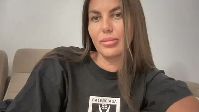 Snapshot of AngelinaMeov chatting on 8, 9, 2025 AngelinaMeov online show from 8, 9, 2025