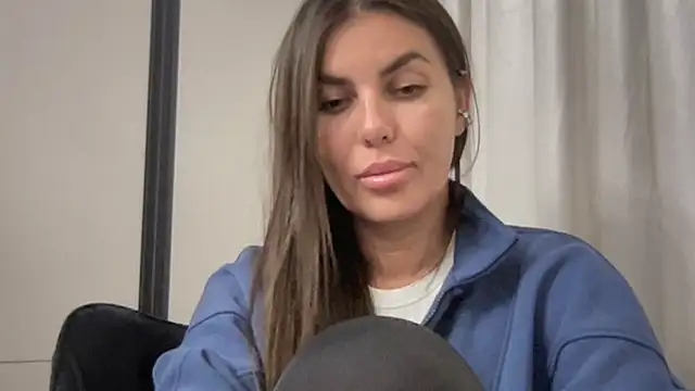 Snapshot of AngelinaMeov chatting on 25, 9, 2025 AngelinaMeov online show from 25, 9, 2025