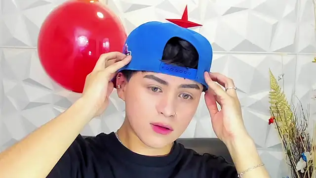 Snapshot of Sam_Daves chatting on 16, 12, 2025 Sam Daves online show from 16, 12, 2025