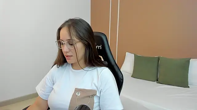 sophia martinezz  online show from 26, 9, 2025