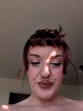 Snapshot of Petite_Juicy_Olive chatting on 20, 11, 2025 Petite Juicy Olive online show from 20, 11, 2025