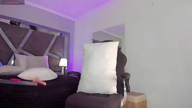 Daia Ortiz online show from 22, 3, 2025