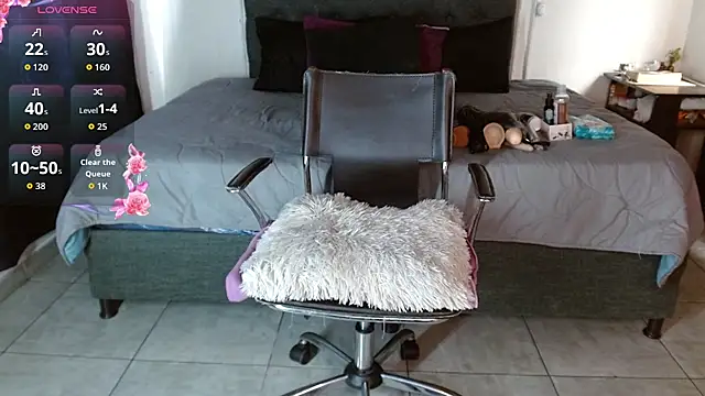 Snapshot of mia_velvet1 chatting on 27, 9, 2025 mia velvet1 online show from 27, 9, 2025