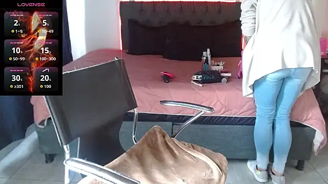 Snapshot of mia_velvet1 chatting on 22, 10, 2025 mia velvet1 online show from 22, 10, 2025