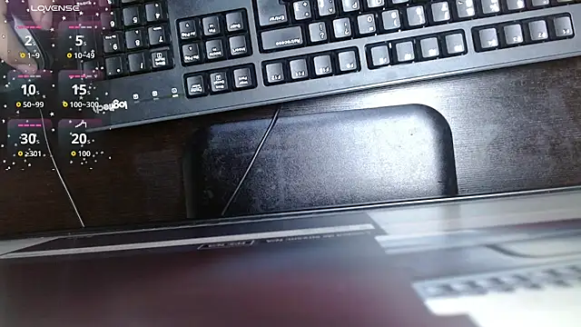 Snapshot of mia_velvet1 chatting on 28, 10, 2025 mia velvet1 online show from 28, 10, 2025