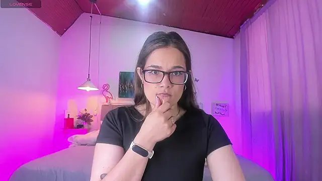 Rose Thompson1 online show from 25, 4, 2026