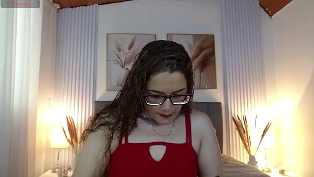 Snapshot of Rose_Thompson1 chatting on 19, 5, 2026 Rose Thompson1 online show from 19, 5, 2026