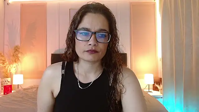 Snapshot of Rose_Thompson1 chatting on 7, 6, 2026 Rose Thompson1 online show from 7, 6, 2026