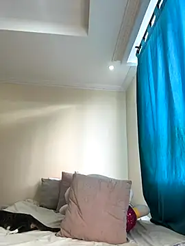 Snapshot of Ivelleee_ chatting on 9, 10, 2025 Ivelleee online show from 9, 10, 2025