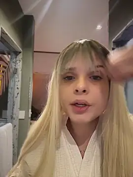 Snapshot of LoganPeny chatting on 4, 3, 2026 LoganPeny online show from 4, 3, 2026